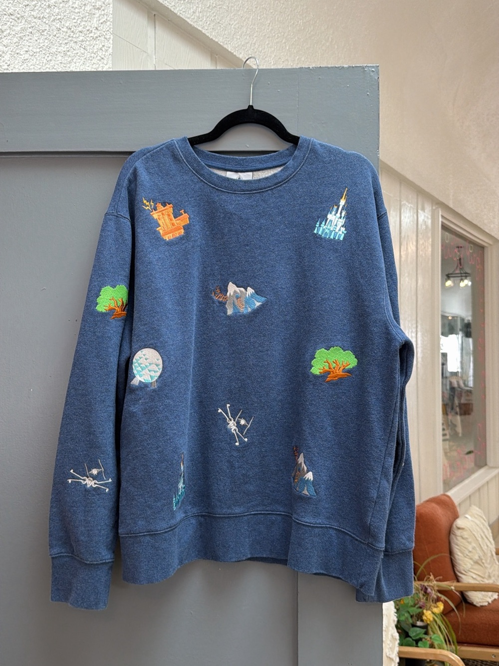 Disney embroidery crew Comfort-Fit Embroidered Navy Blue Crewneck Sweater sz L